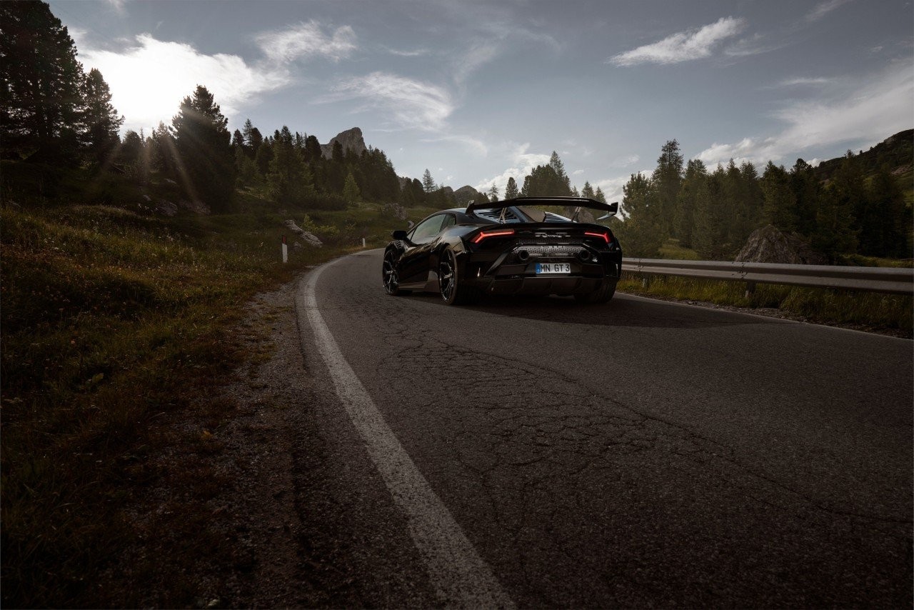 Lamborghini Huracan STO by Novitec con scarico in oro