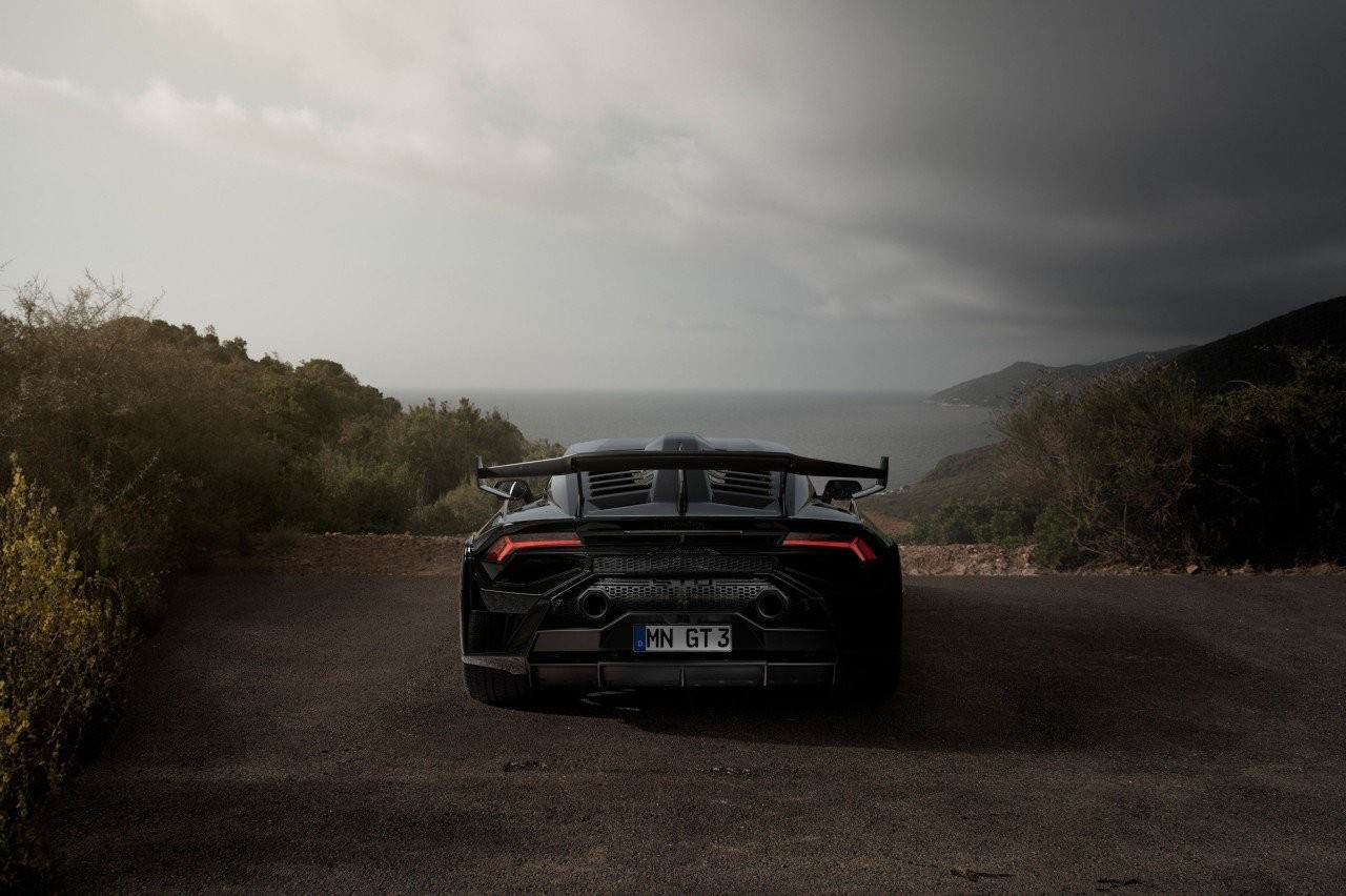 Lamborghini Huracan STO by Novitec con scarico in oro