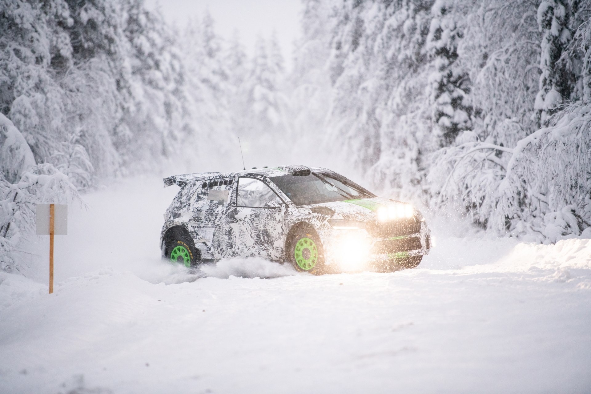 Skoda Fabia RS Rally2: immagini ufficiali