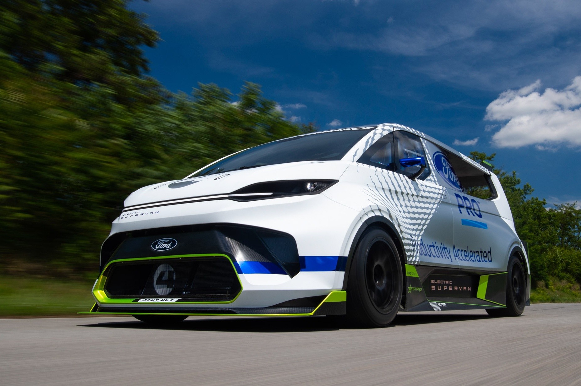 Ford Pro Electric SuperVan: le foto