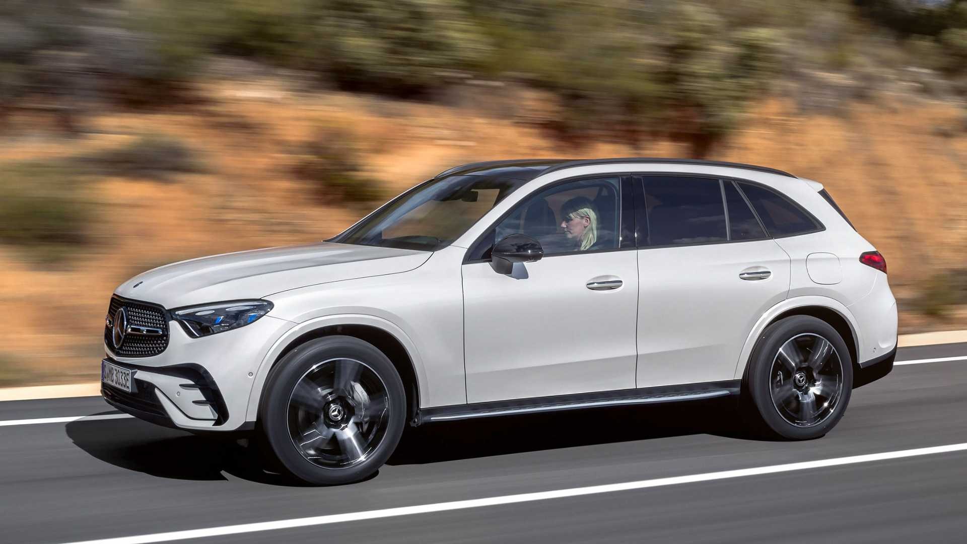 Mercedes GLC 2022: le immagini ufficiali