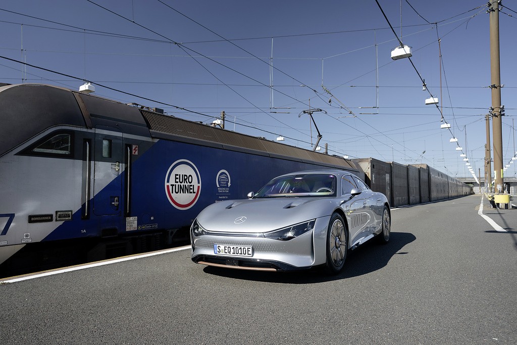 Mercedes-Benz Vision EQXX: da Stoccarda a Silverstone