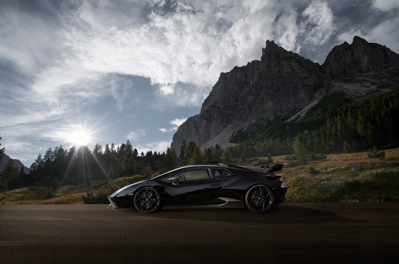 Lamborghini Huracan STO by Novitec con scarico in oro