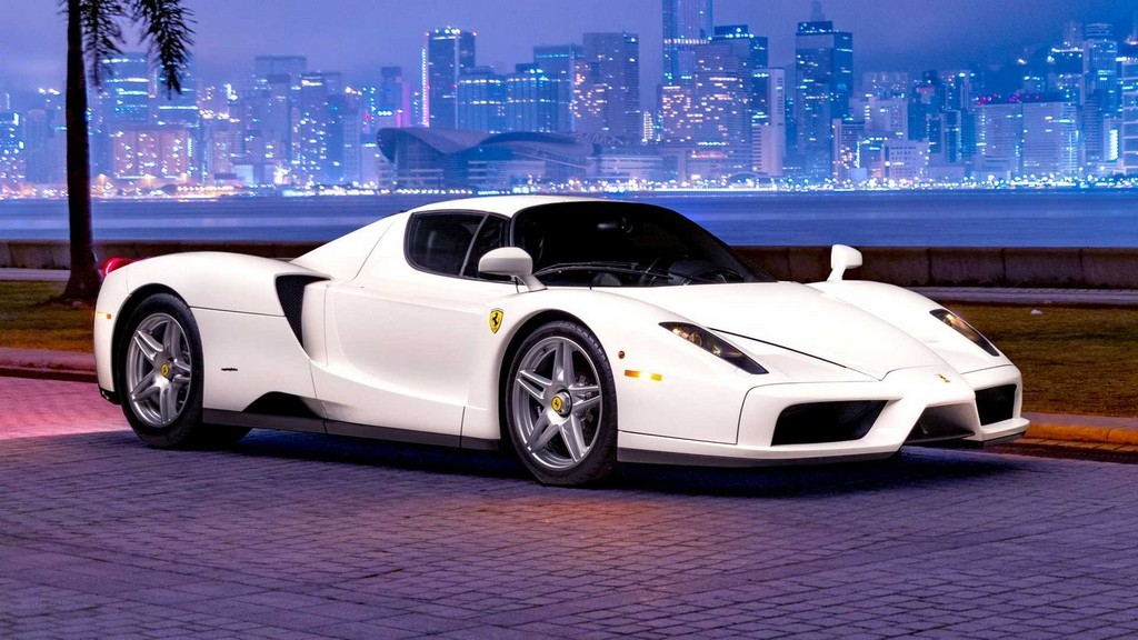 Ferrari Enzo bianca: le immagini