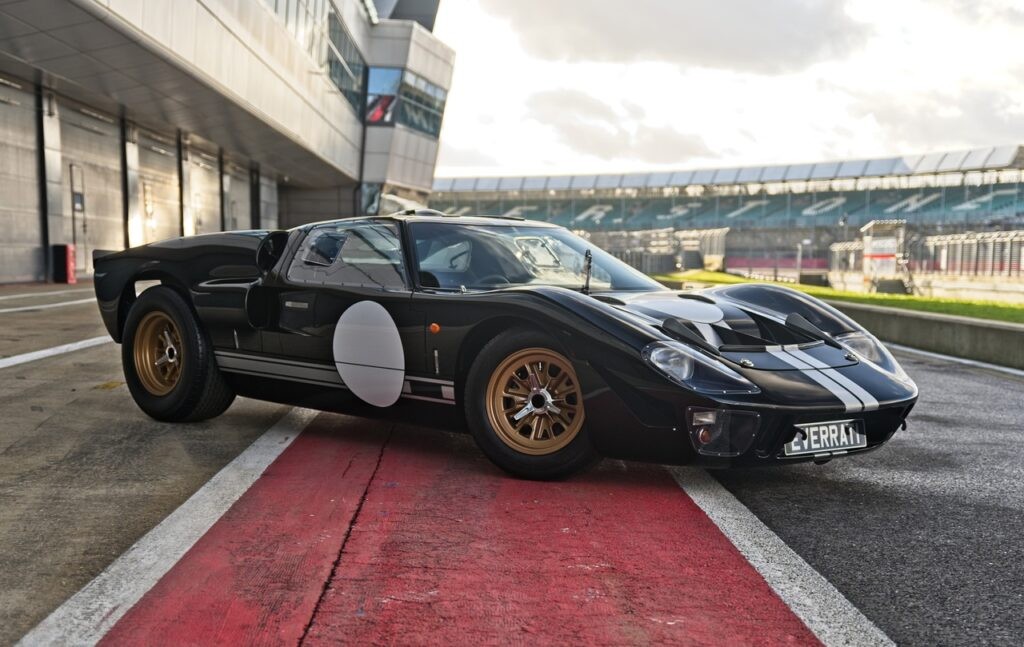 Ford GT40 restomod Everrati