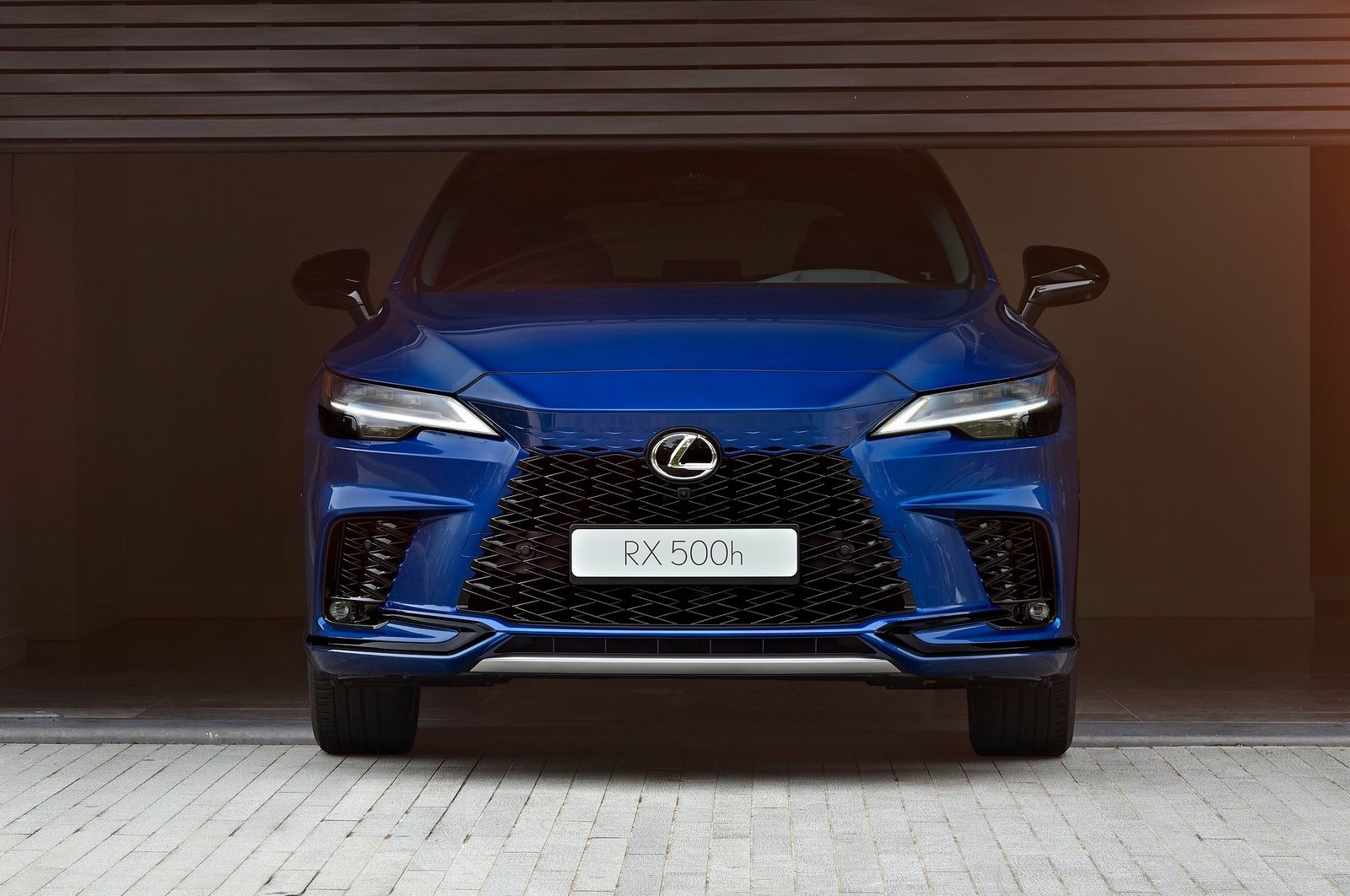 Lexus RX 2022: immagini ufficiali