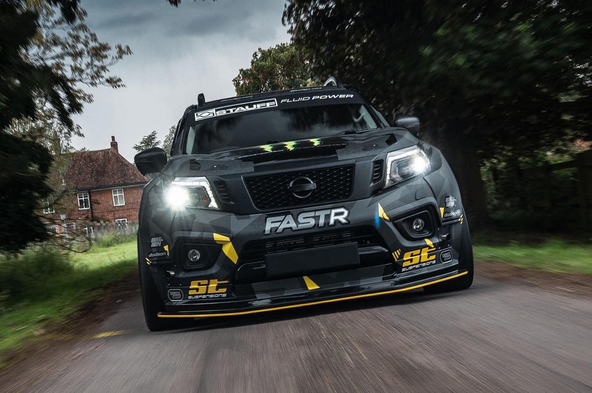 Nissan Navara SB Motorsports: le foto