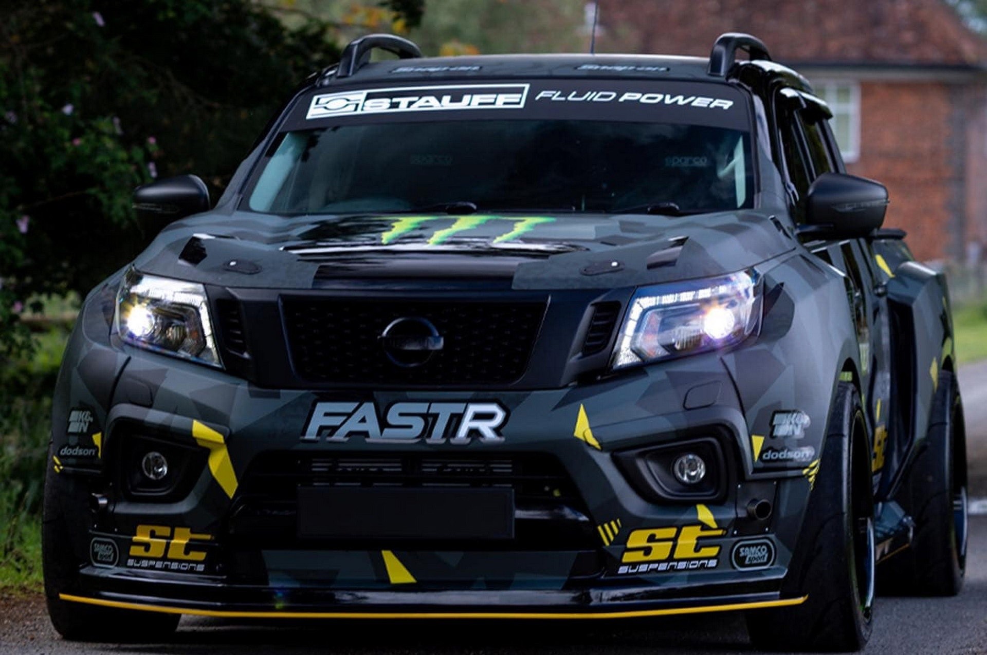 Nissan Navara SB Motorsports: le foto