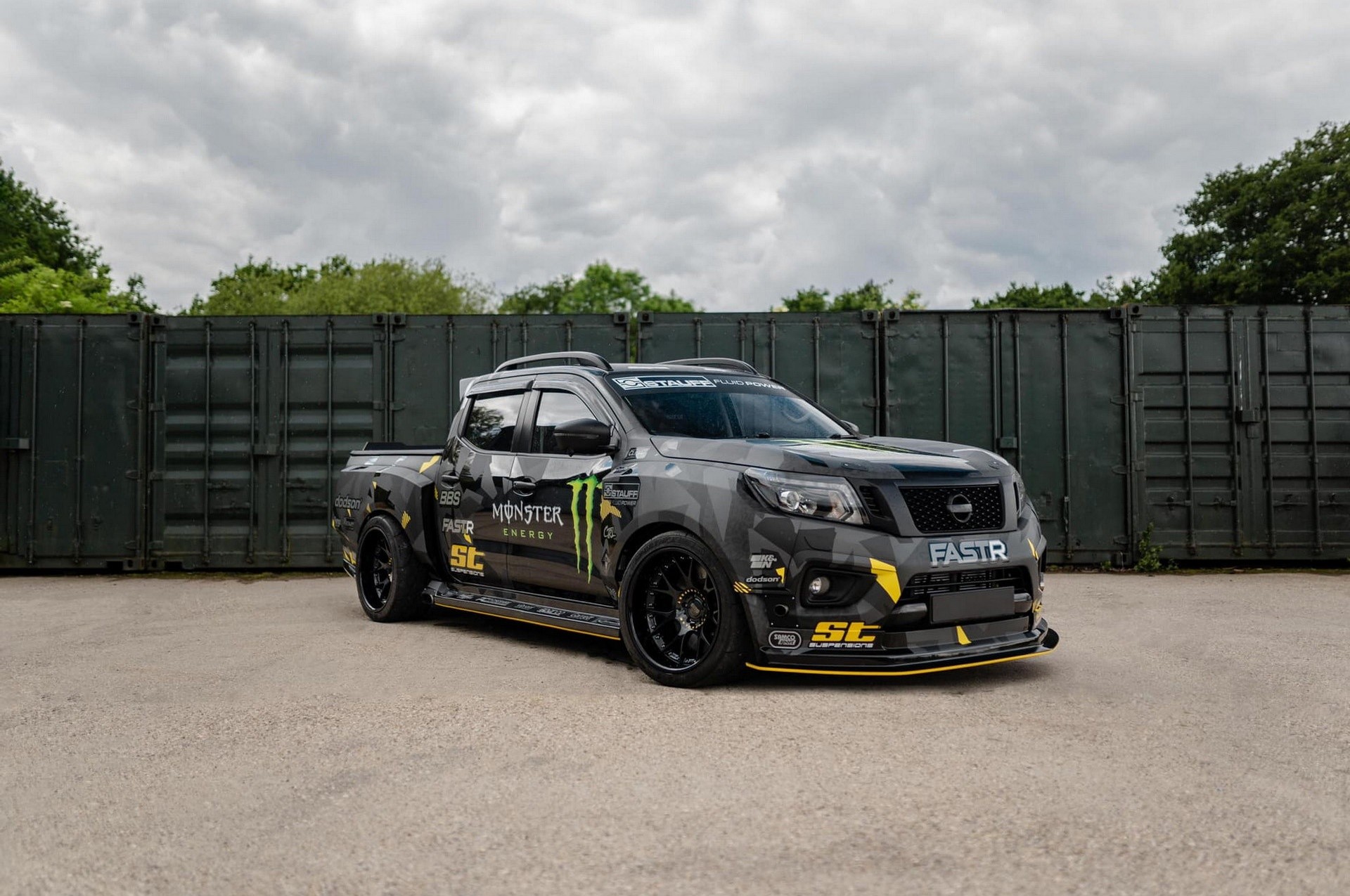 Nissan Navara-R SB Motorsports.