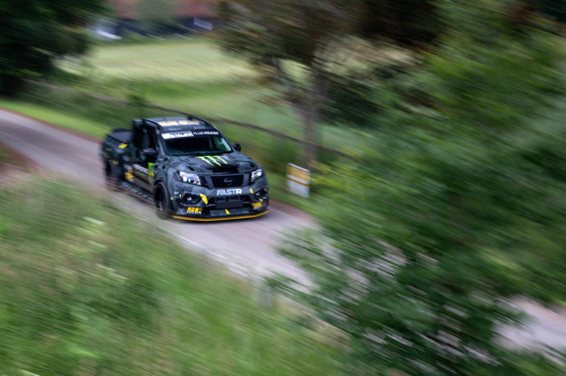 Nissan Navara SB Motorsports: le foto