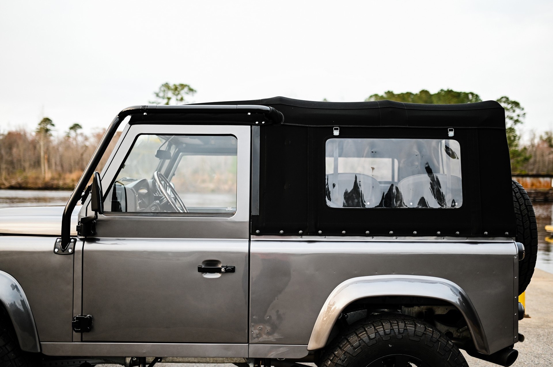 Land Rover Defender Osprey: le immagini