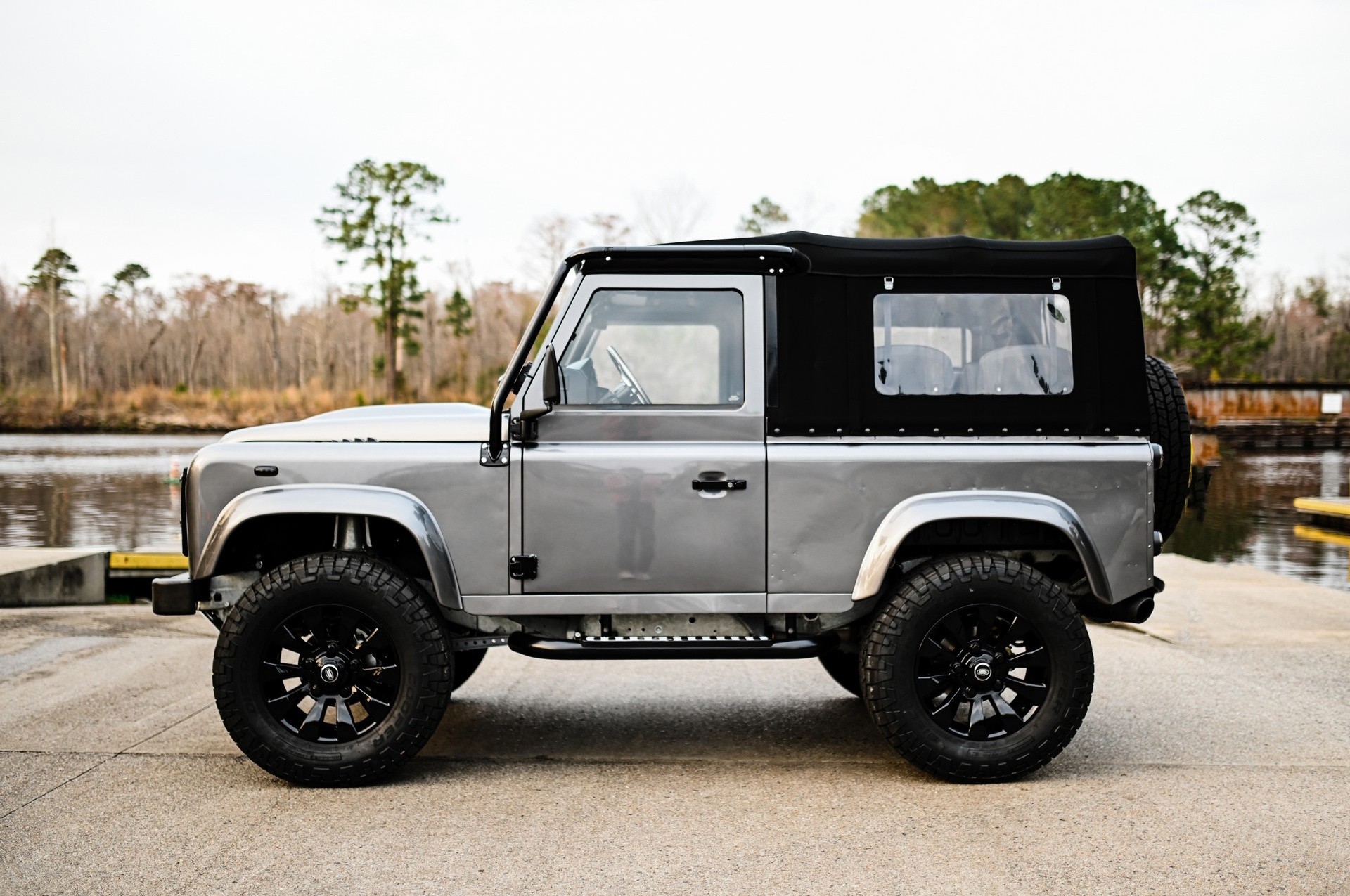 Land Rover Defender Osprey: le immagini