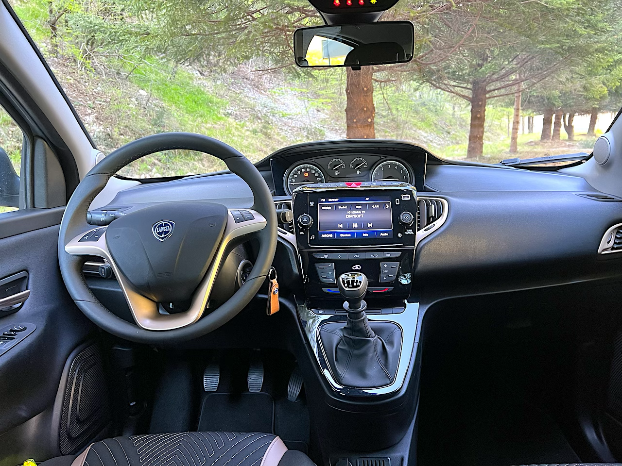 Lancia Ypsilon Alberta Ferretti: la prova su strada