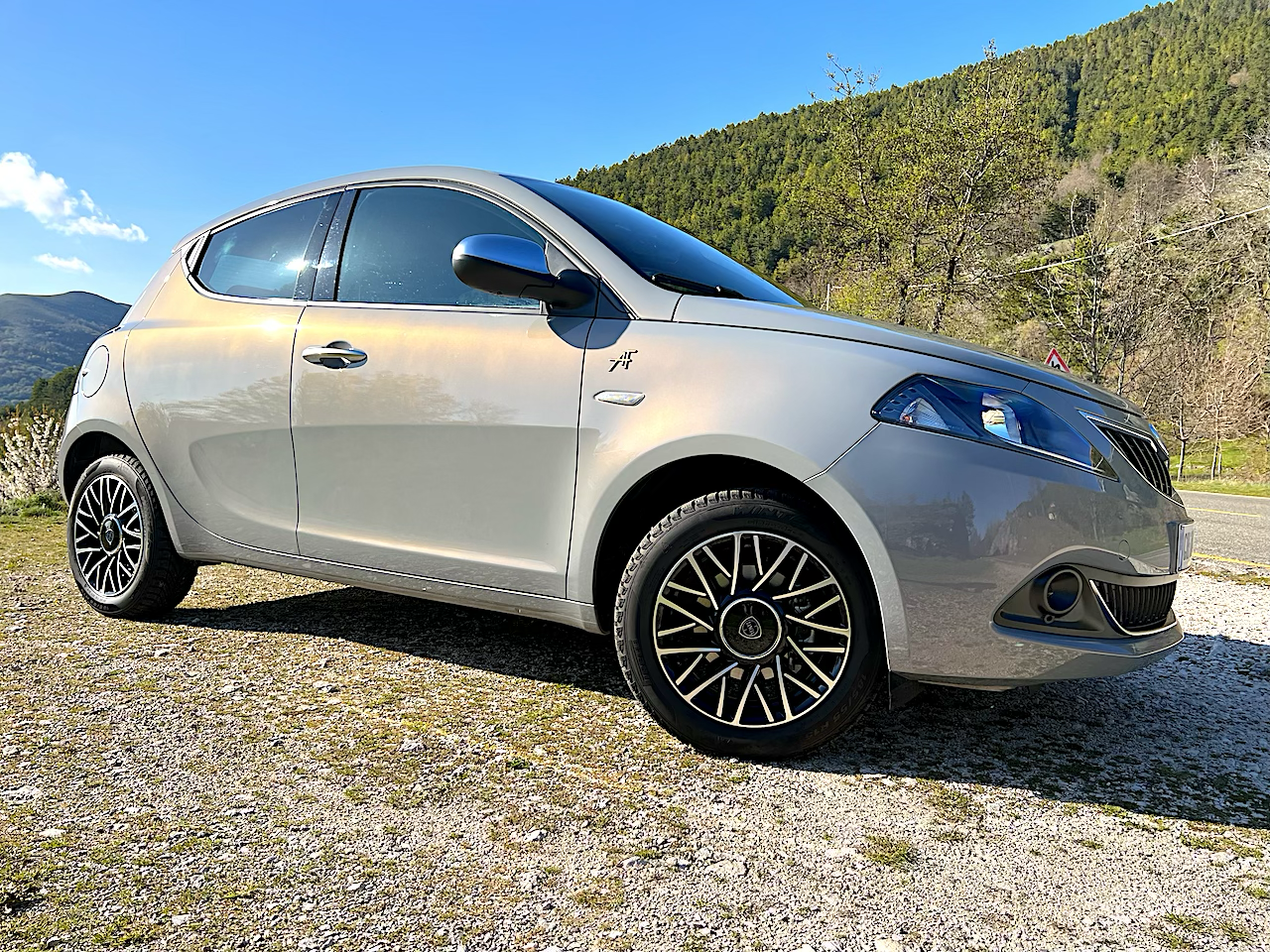 Lancia Ypsilon Alberta Ferretti: la prova su strada