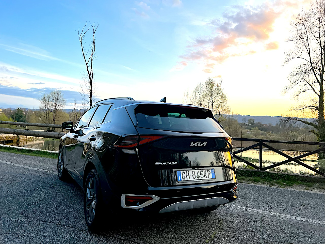 KIA Sportage 1.6 T-GDI HEV: la prova su strada