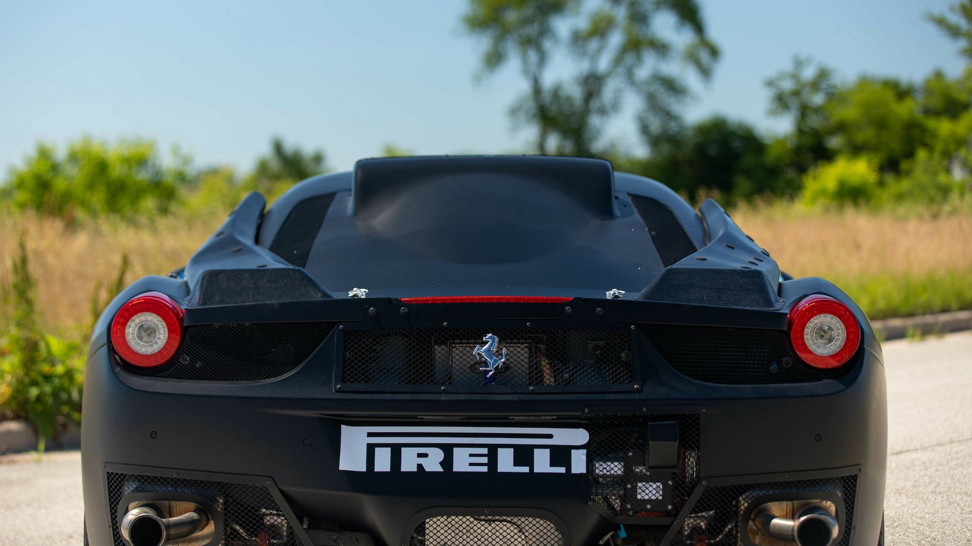 LaFerrari, tre prototipi all'asta: le immagini ufficiali