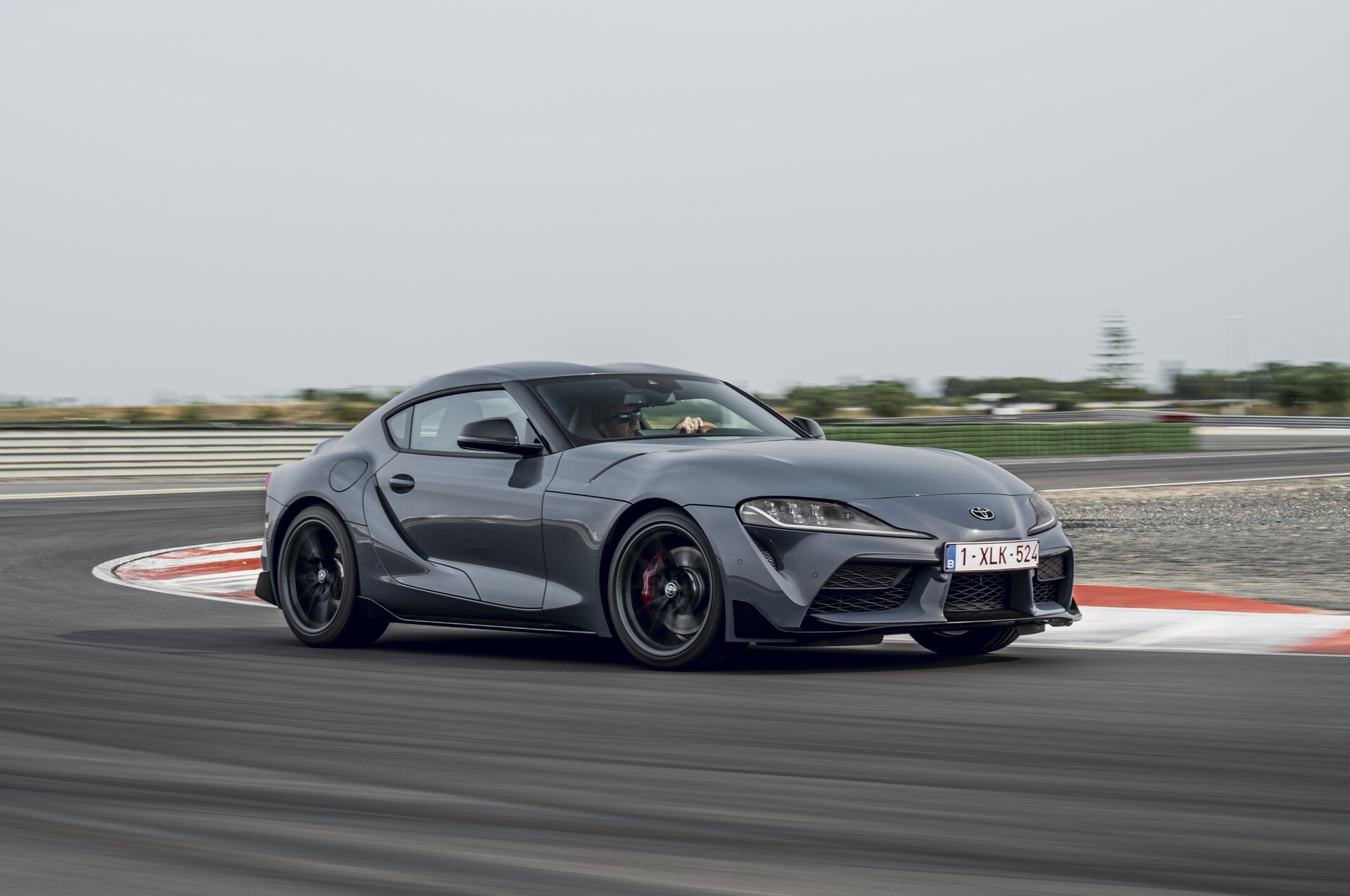 Toyota GR Supra manuale: le foto