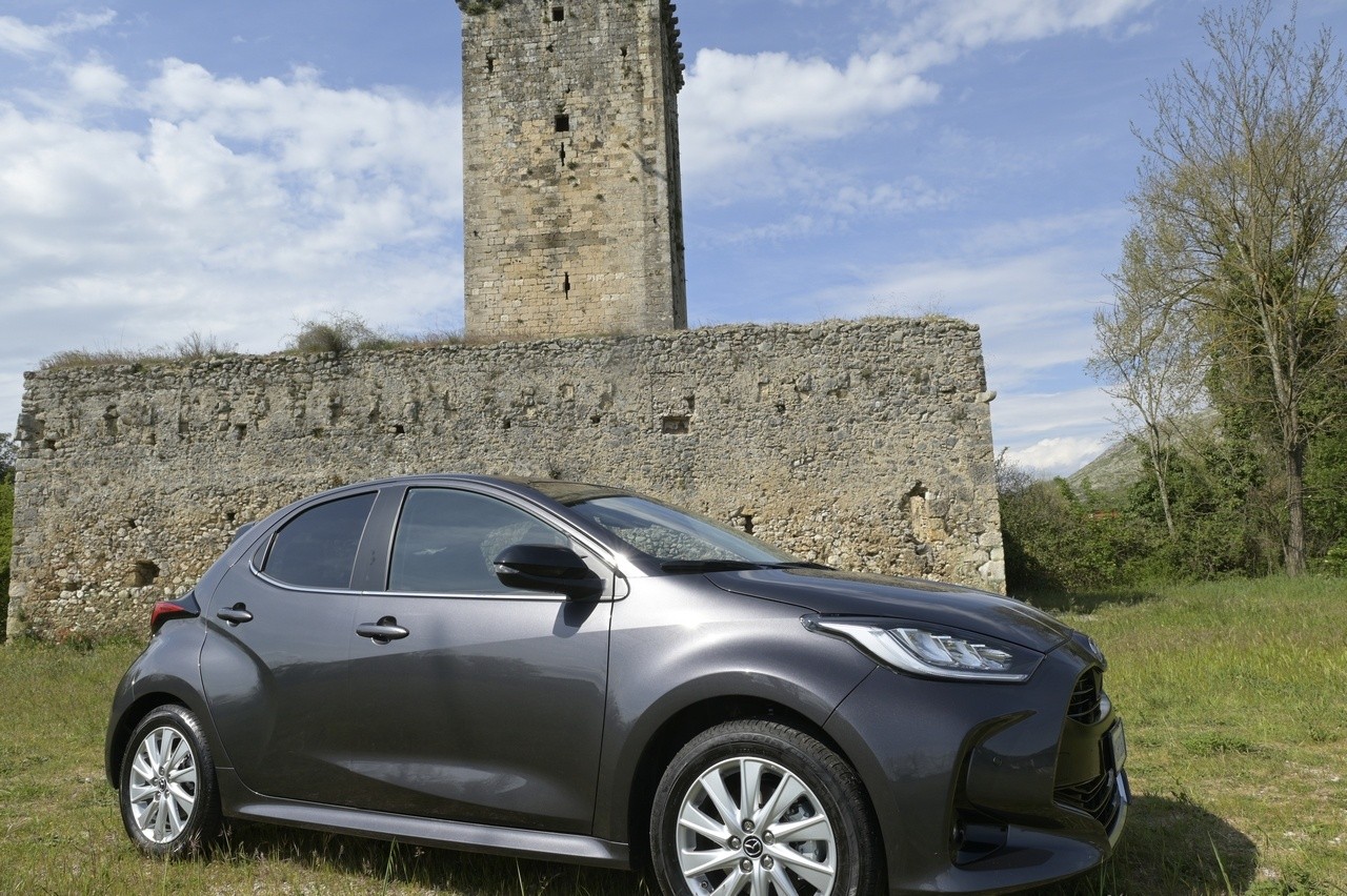 Mazda 2 Hybrid: la prova su strada