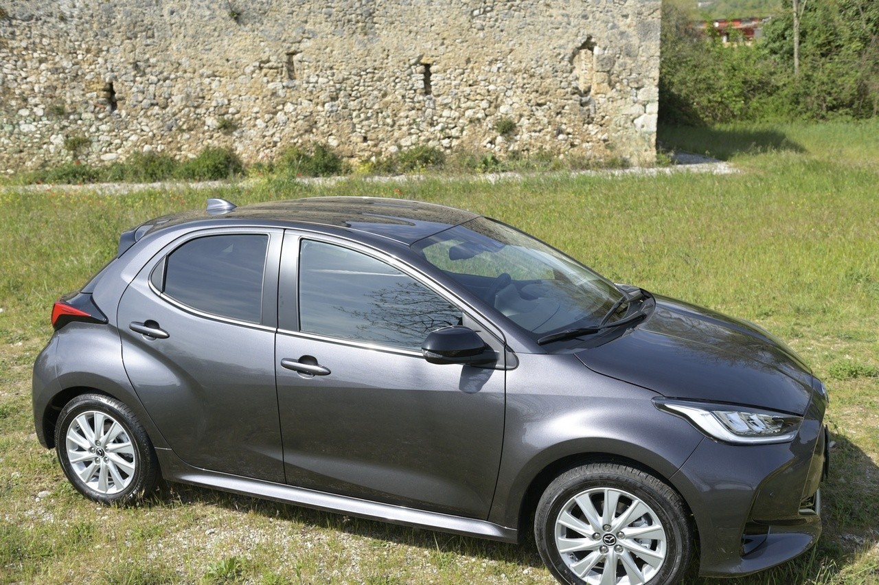 Mazda 2 Hybrid: la prova su strada