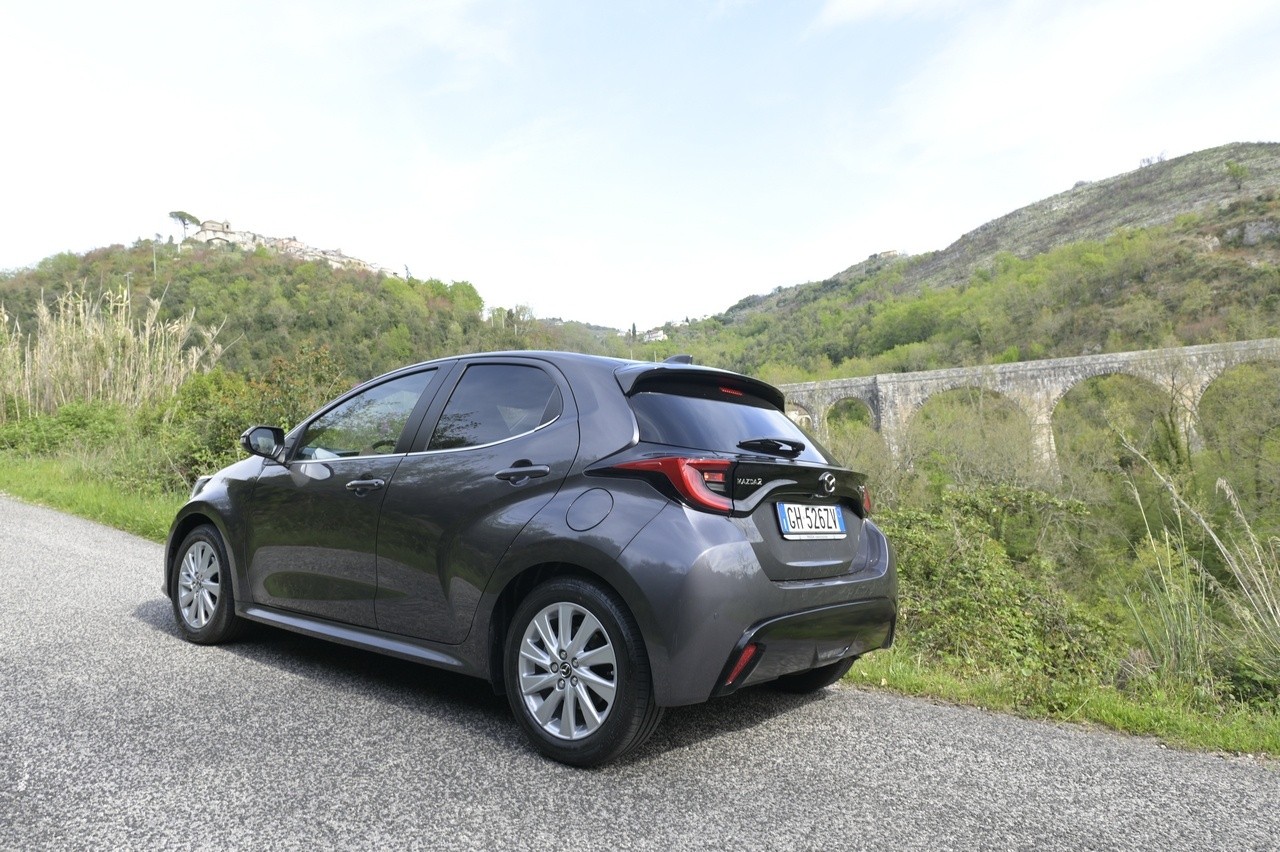 Mazda 2 Hybrid: la prova su strada