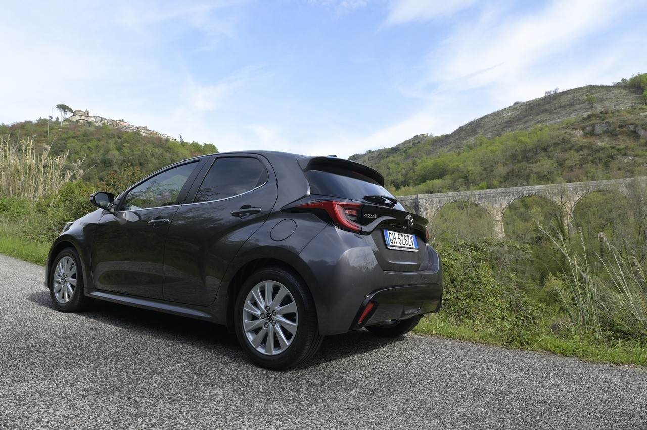 Mazda 2 Hybrid: la prova su strada