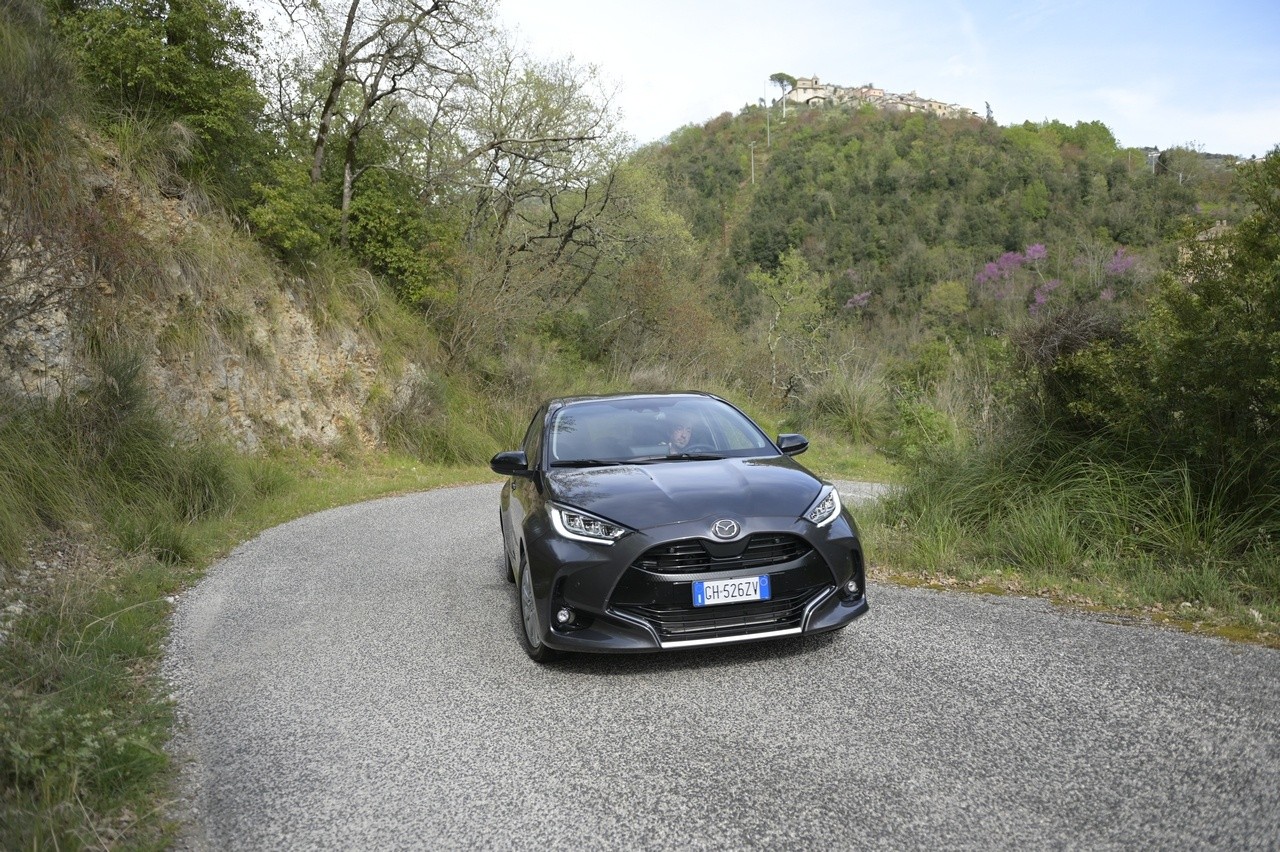 Mazda 2 Hybrid: la prova su strada