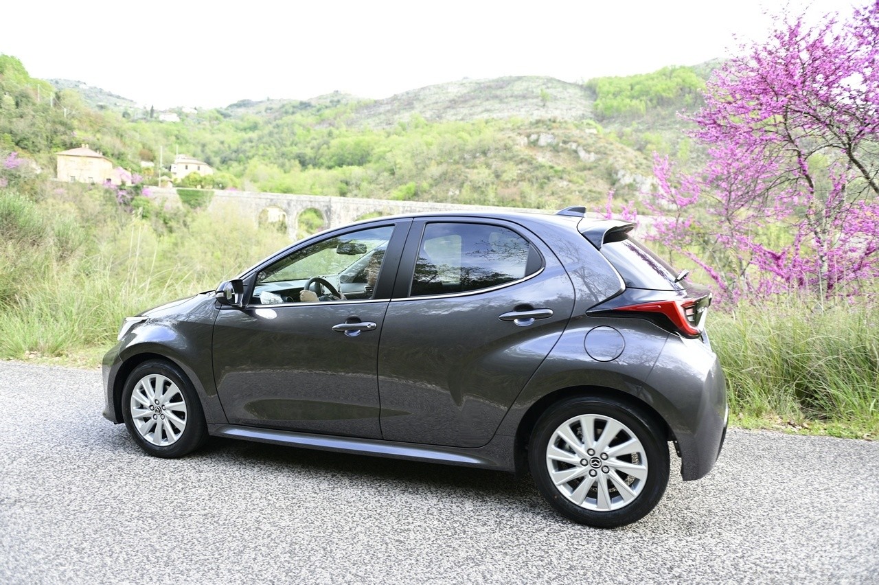 Mazda 2 Hybrid: la prova su strada