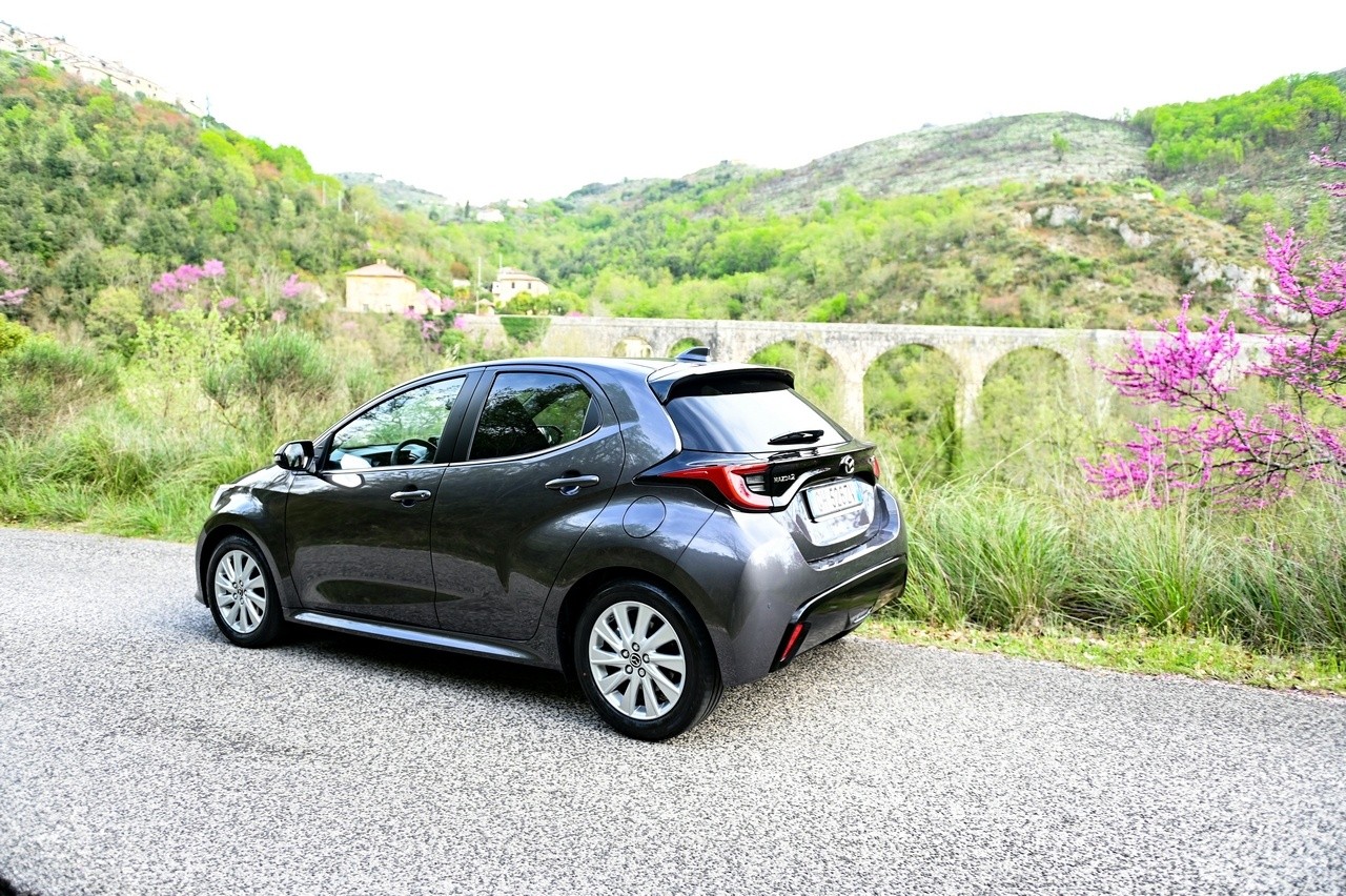 Mazda 2 Hybrid: la prova su strada