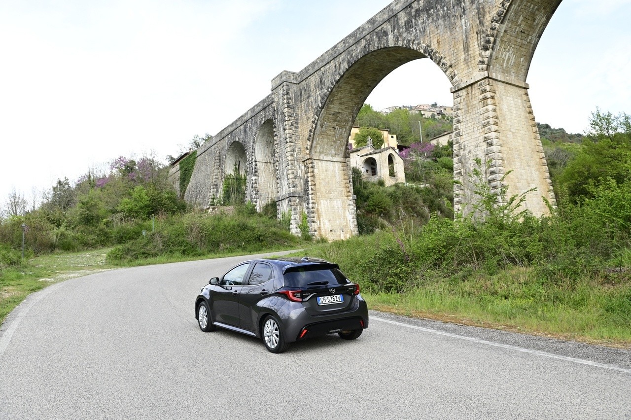 Mazda 2 Hybrid: la prova su strada