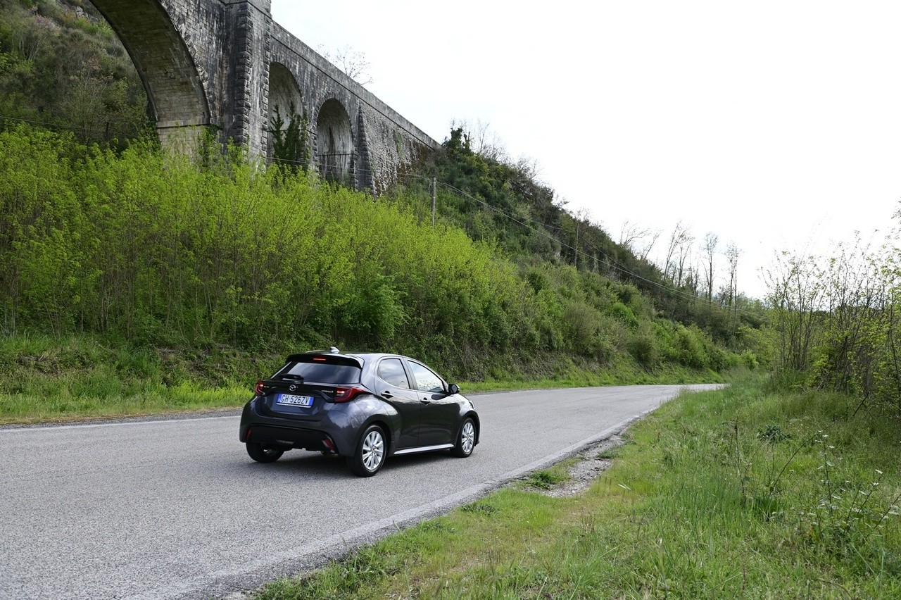 Mazda 2 Hybrid: la prova su strada