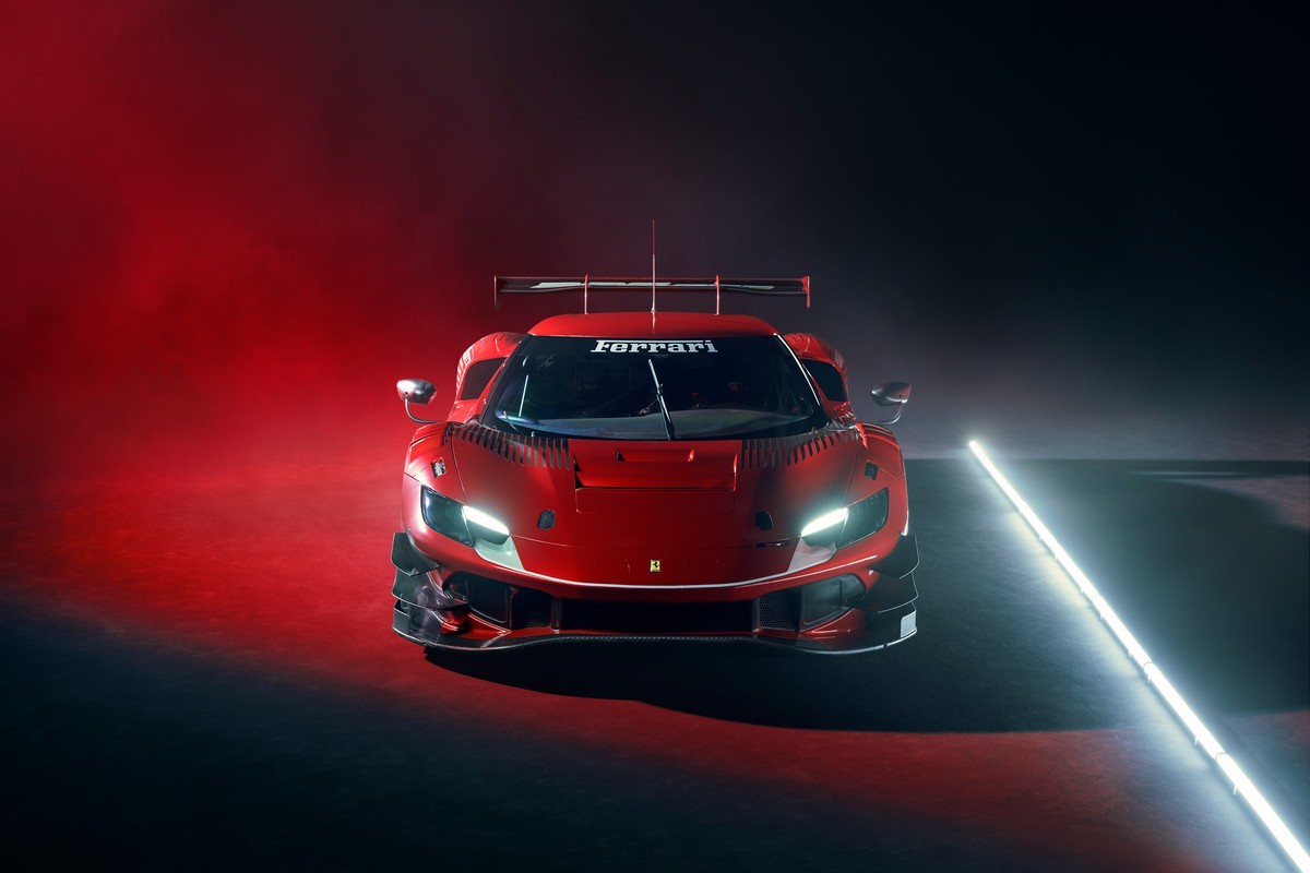 Ferrari 296 GT3: immagini ufficiali