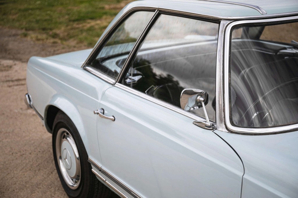 Mercedes-Benz 280 SL: l'esemplare di Stirling Moss