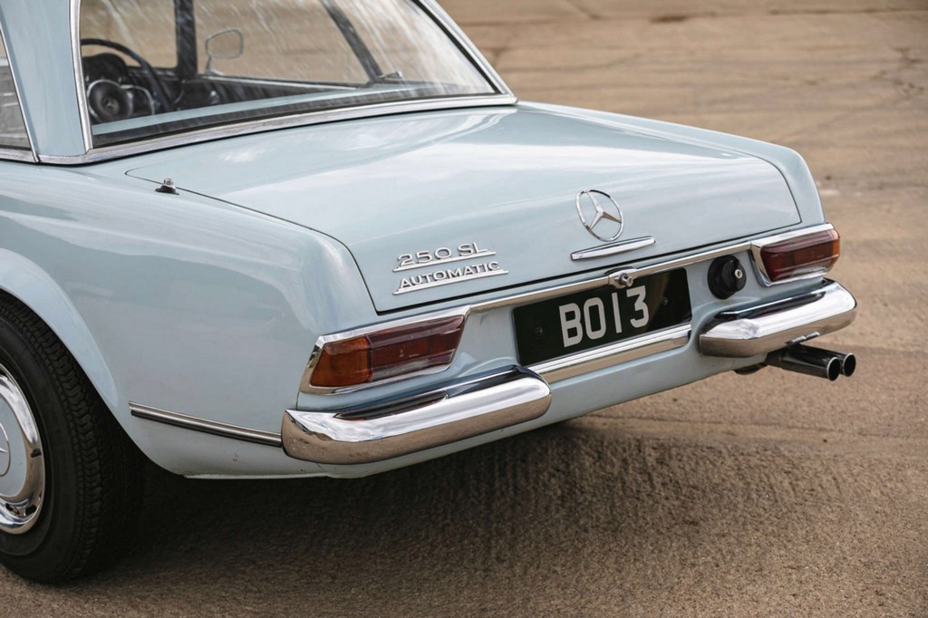 Mercedes-Benz 280 SL: l'esemplare di Stirling Moss