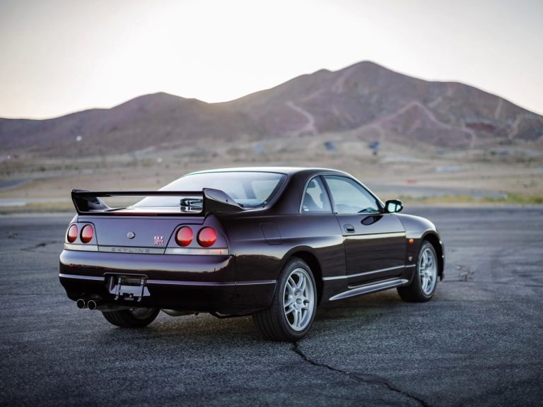 Nissan Skyline GT-R R33: le immagini