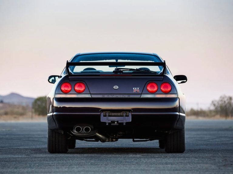 Nissan Skyline GT-R R33: le immagini