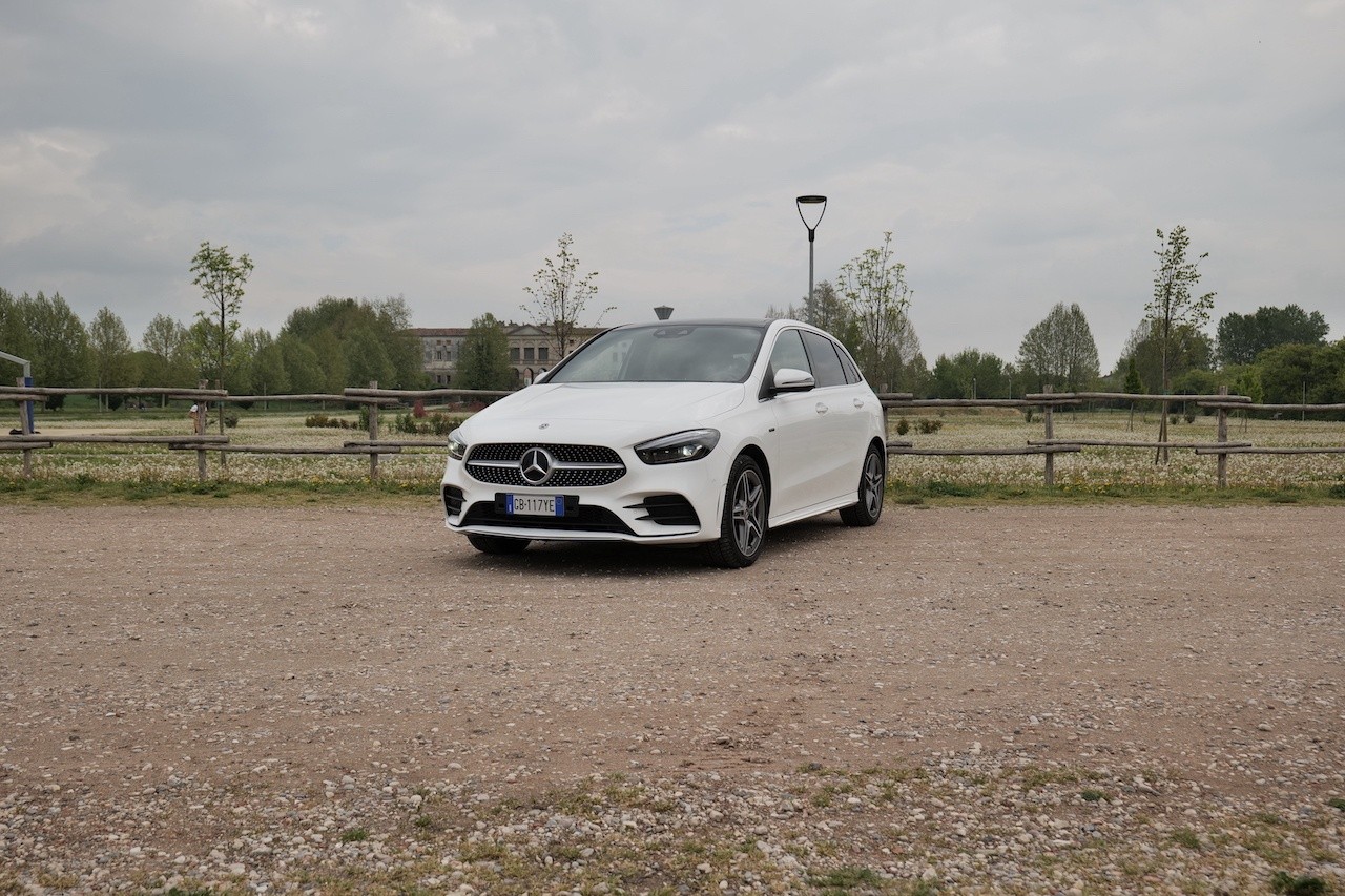 Mercedes Classe B 250e: la prova su strada