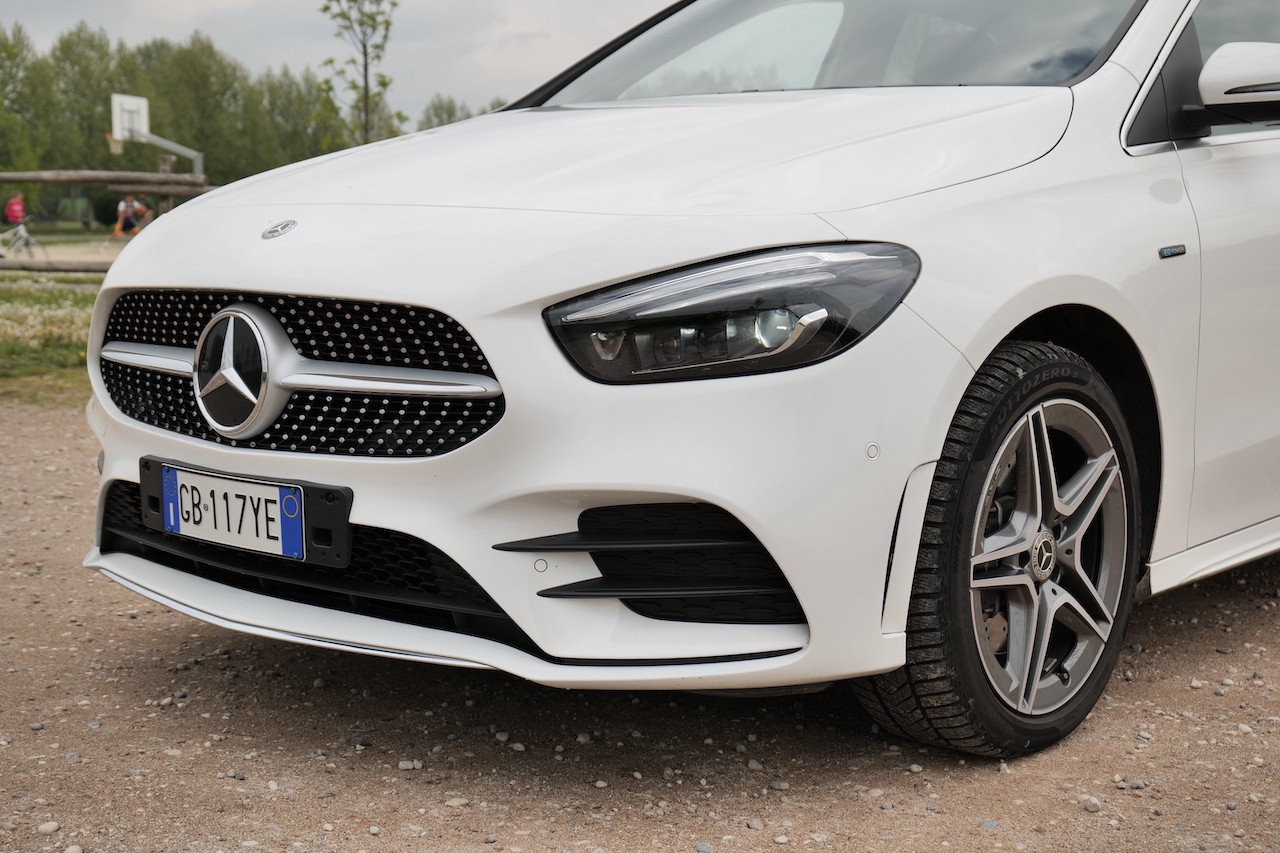 Mercedes Classe B 250e: la prova su strada