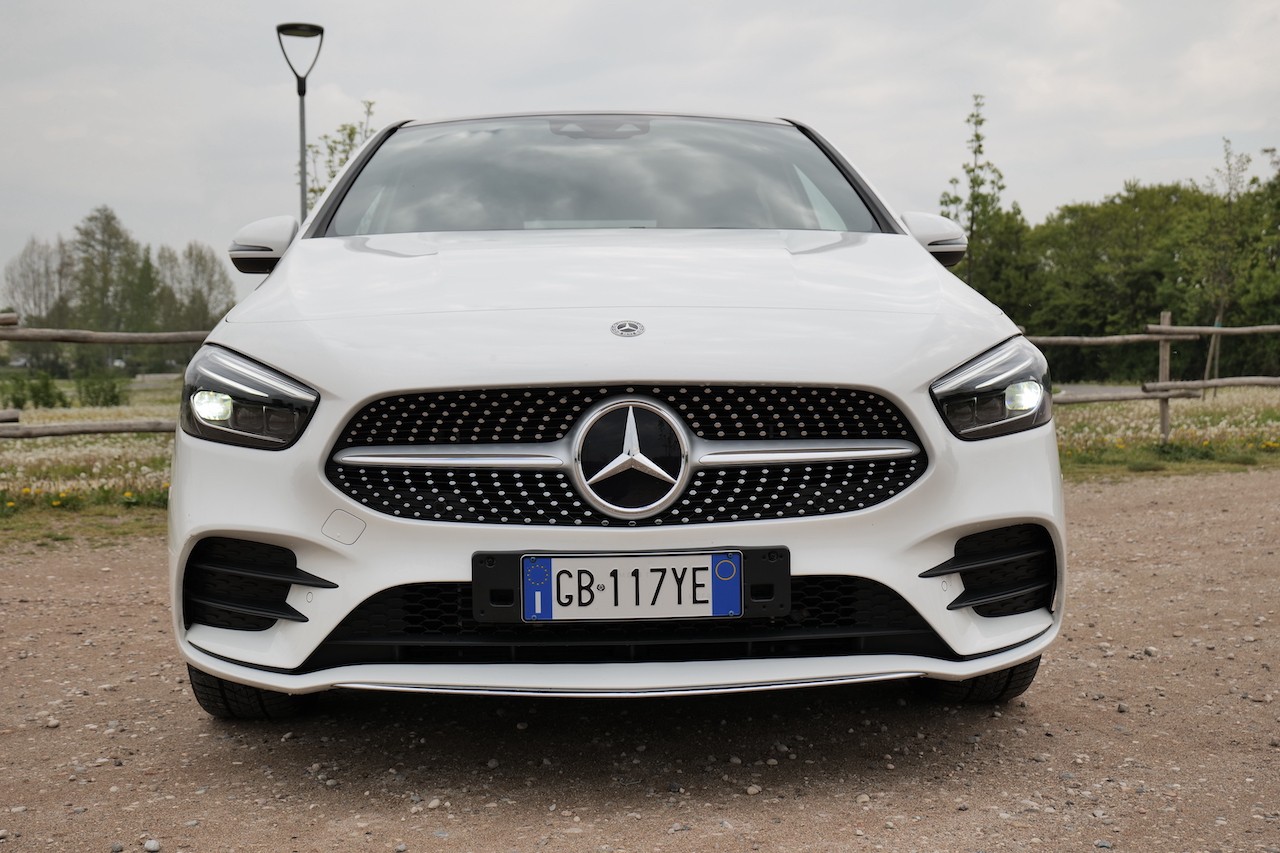 Mercedes Classe B 250e: la prova su strada