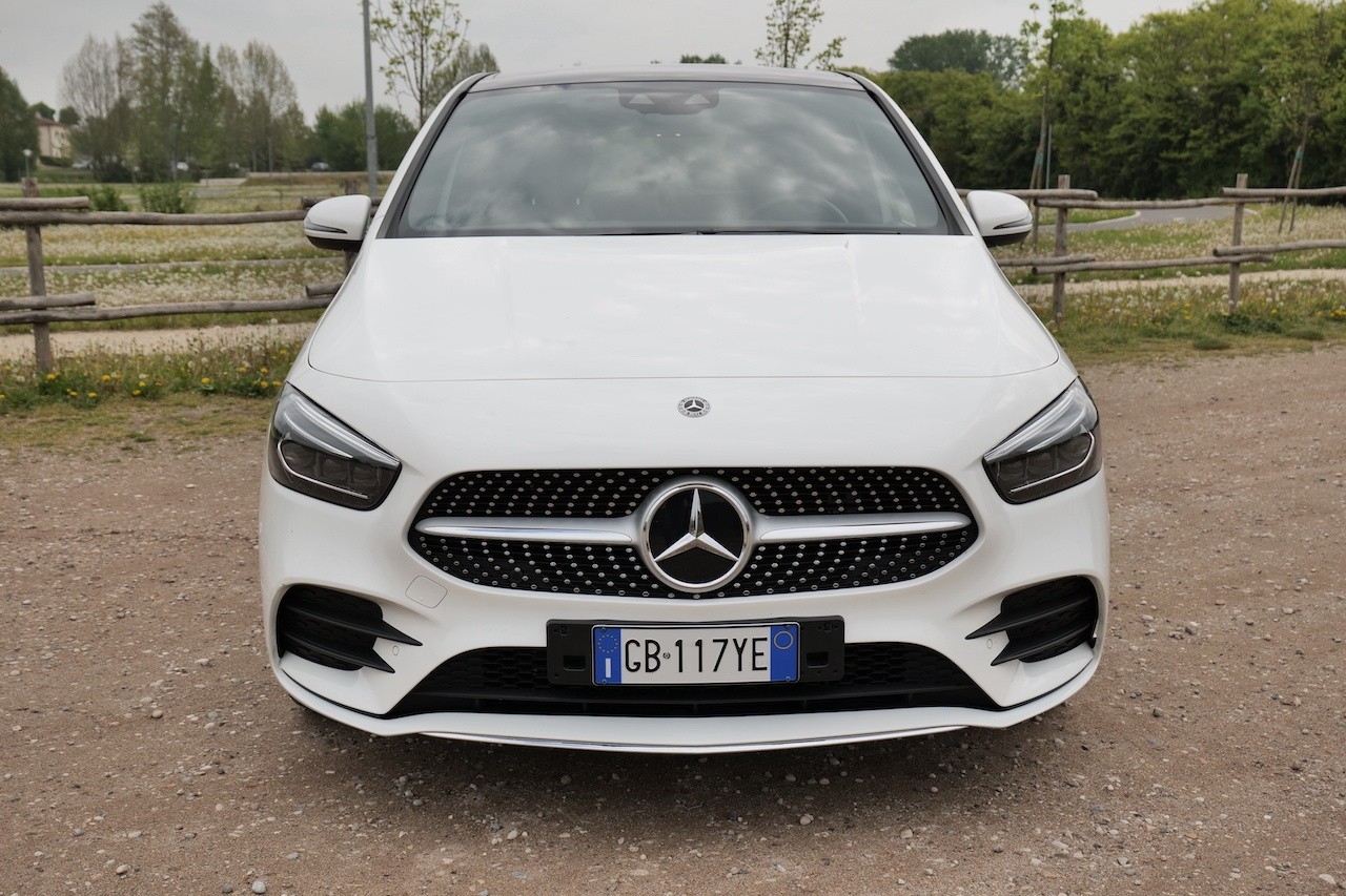 Mercedes Classe B 250e: la prova su strada