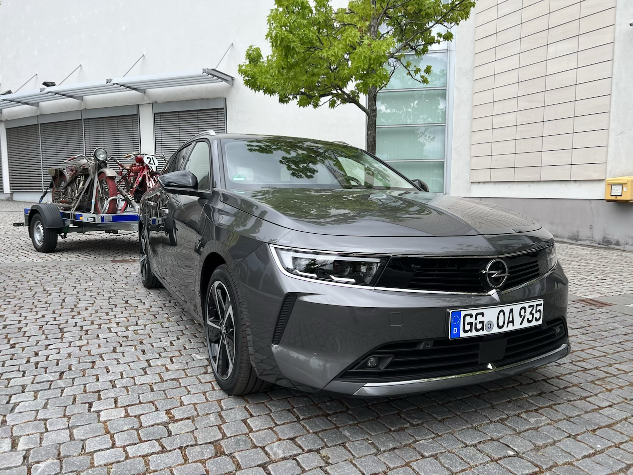 Opel Astra Sports Tourer: primo contatto