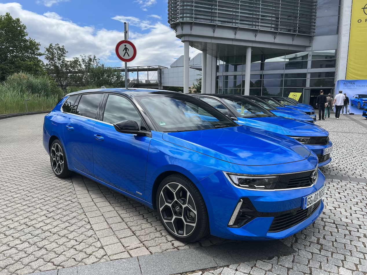 Opel Astra Sports Tourer: primo contatto