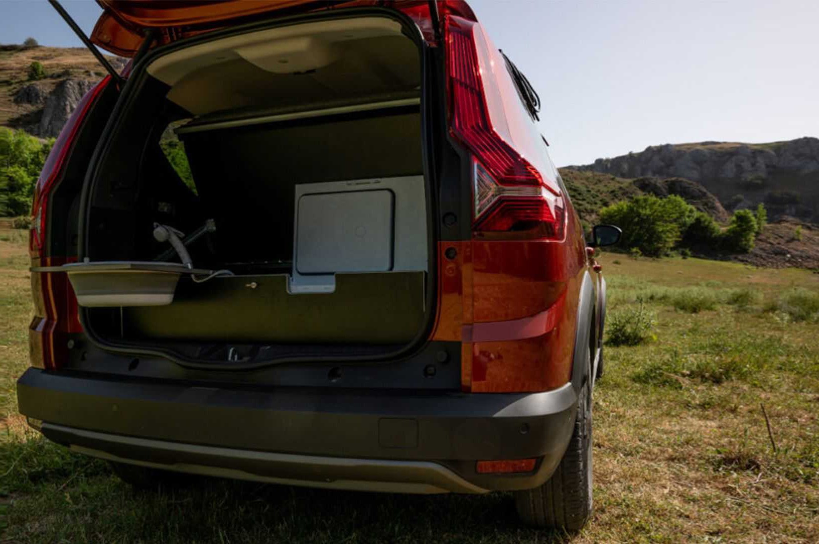 Dacia Jogger Camperiz: le foto