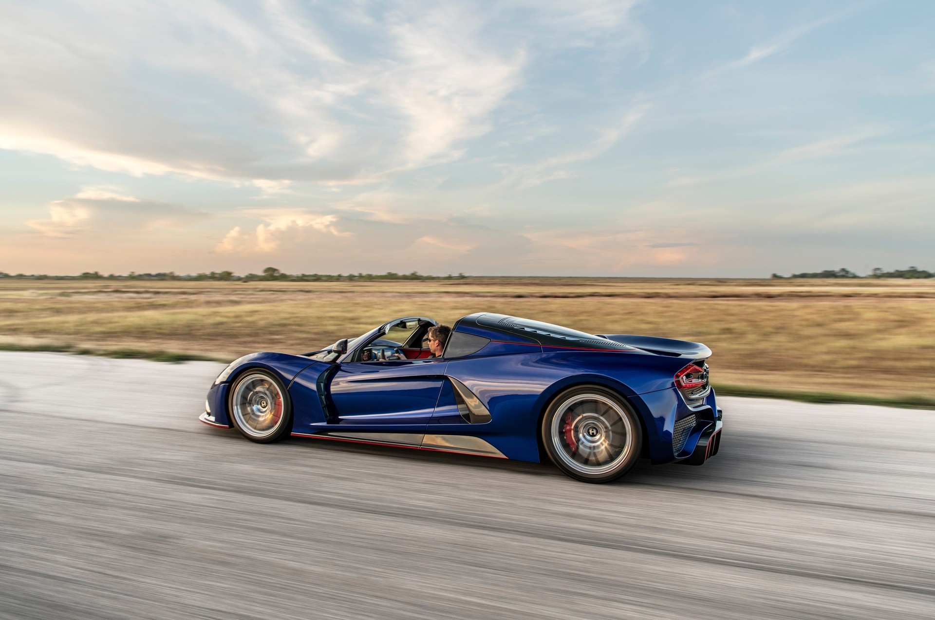 Hennessey Venom F5 Roadster: le foto