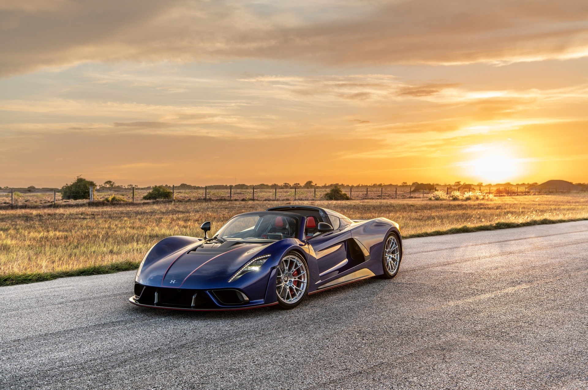 Hennessey Venom F5 Roadster: le foto