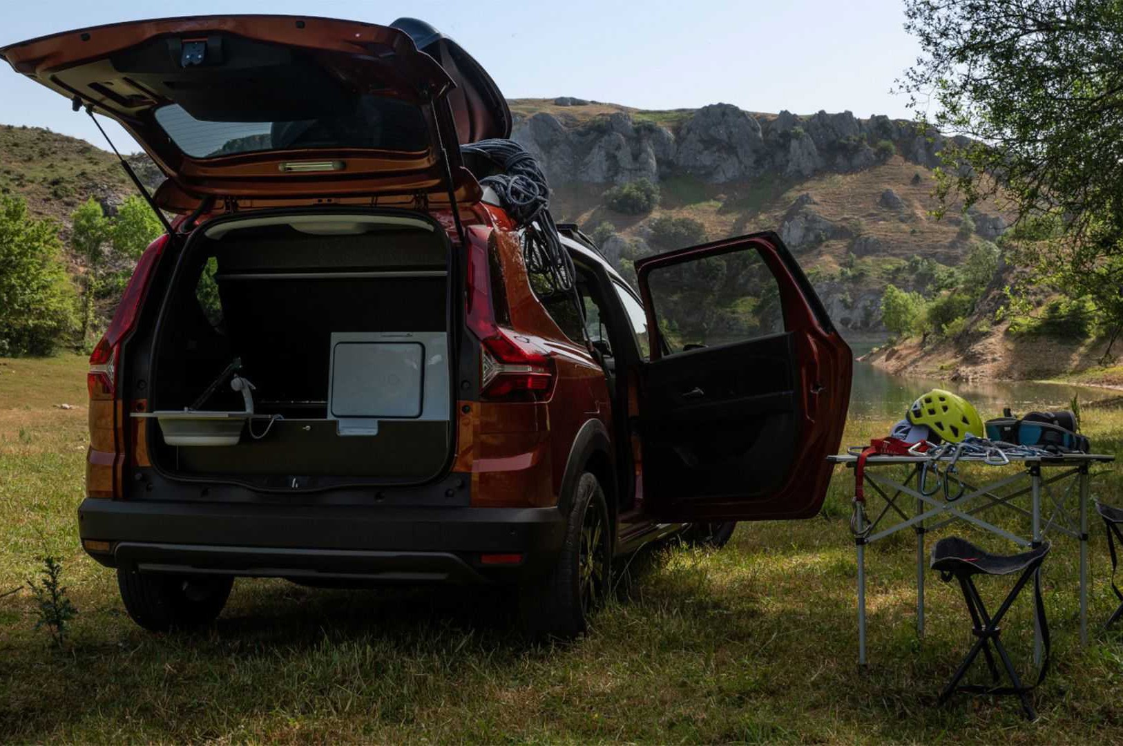 Dacia Jogger Camperiz: le foto