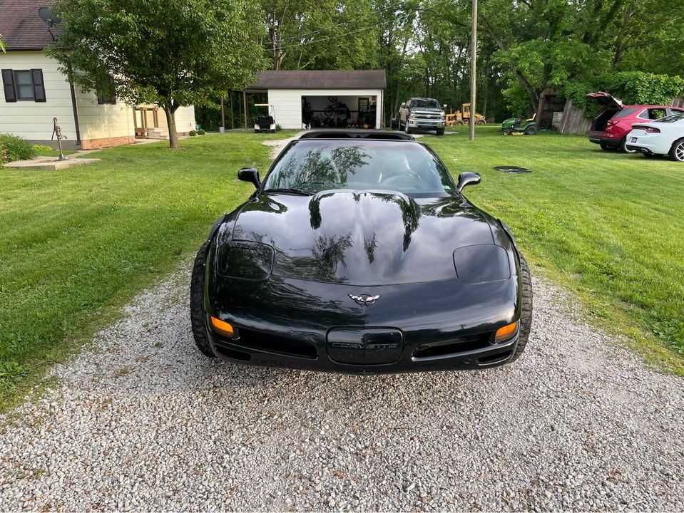 Chevrolet Corvette C5 off-road: le immagini ufficiali