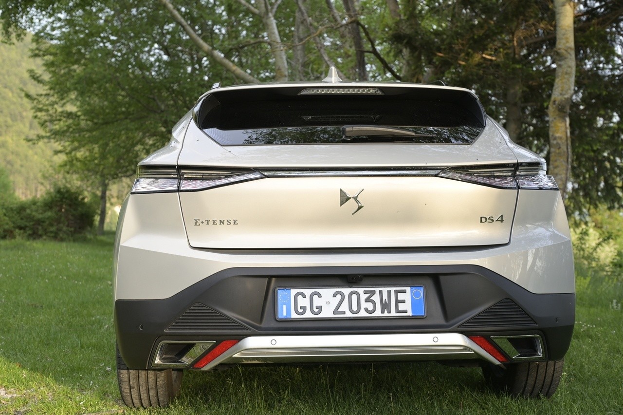 DS4 Cross E-Tense: la prova su strada