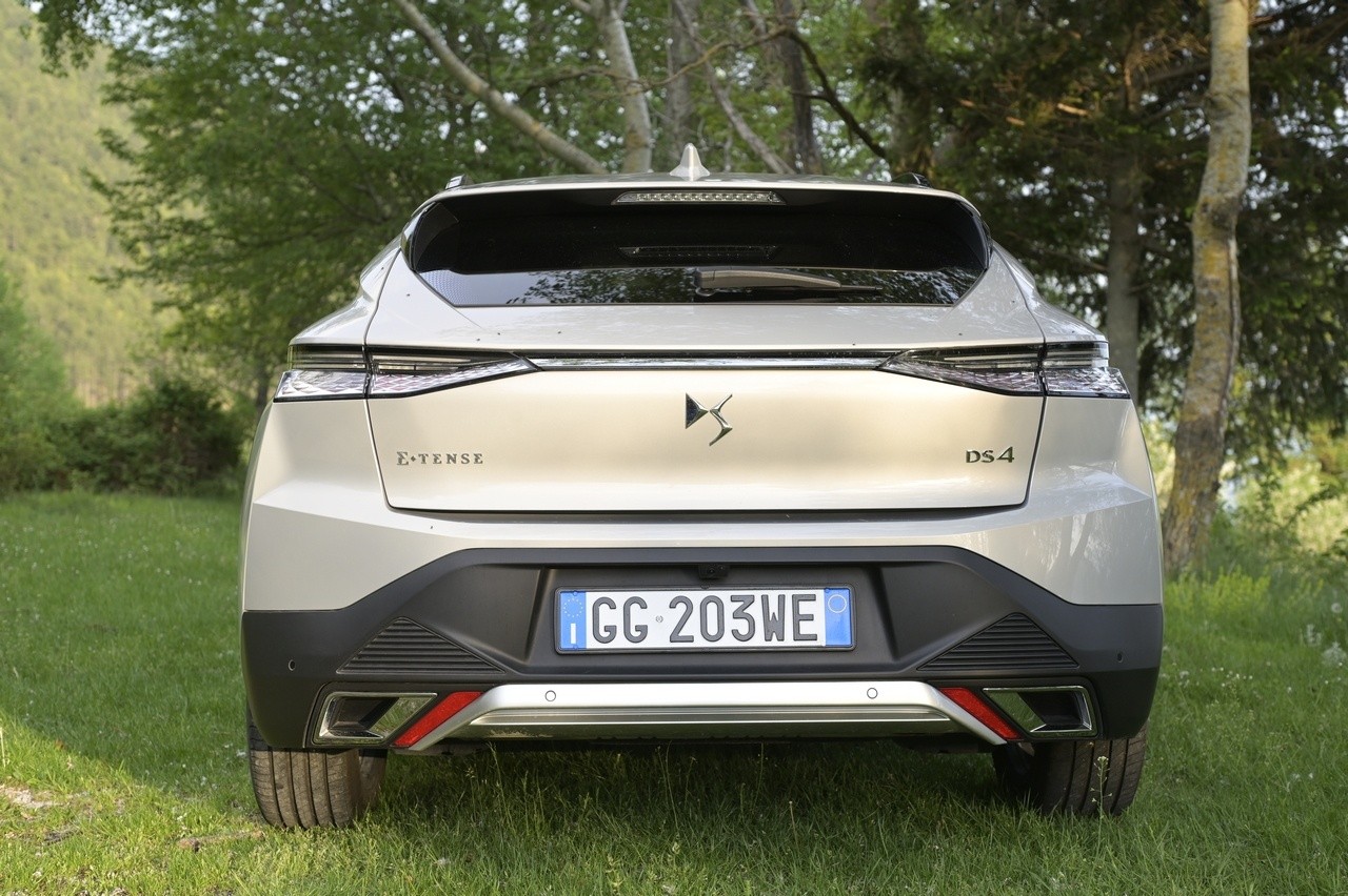 DS4 Cross E-Tense: la prova su strada