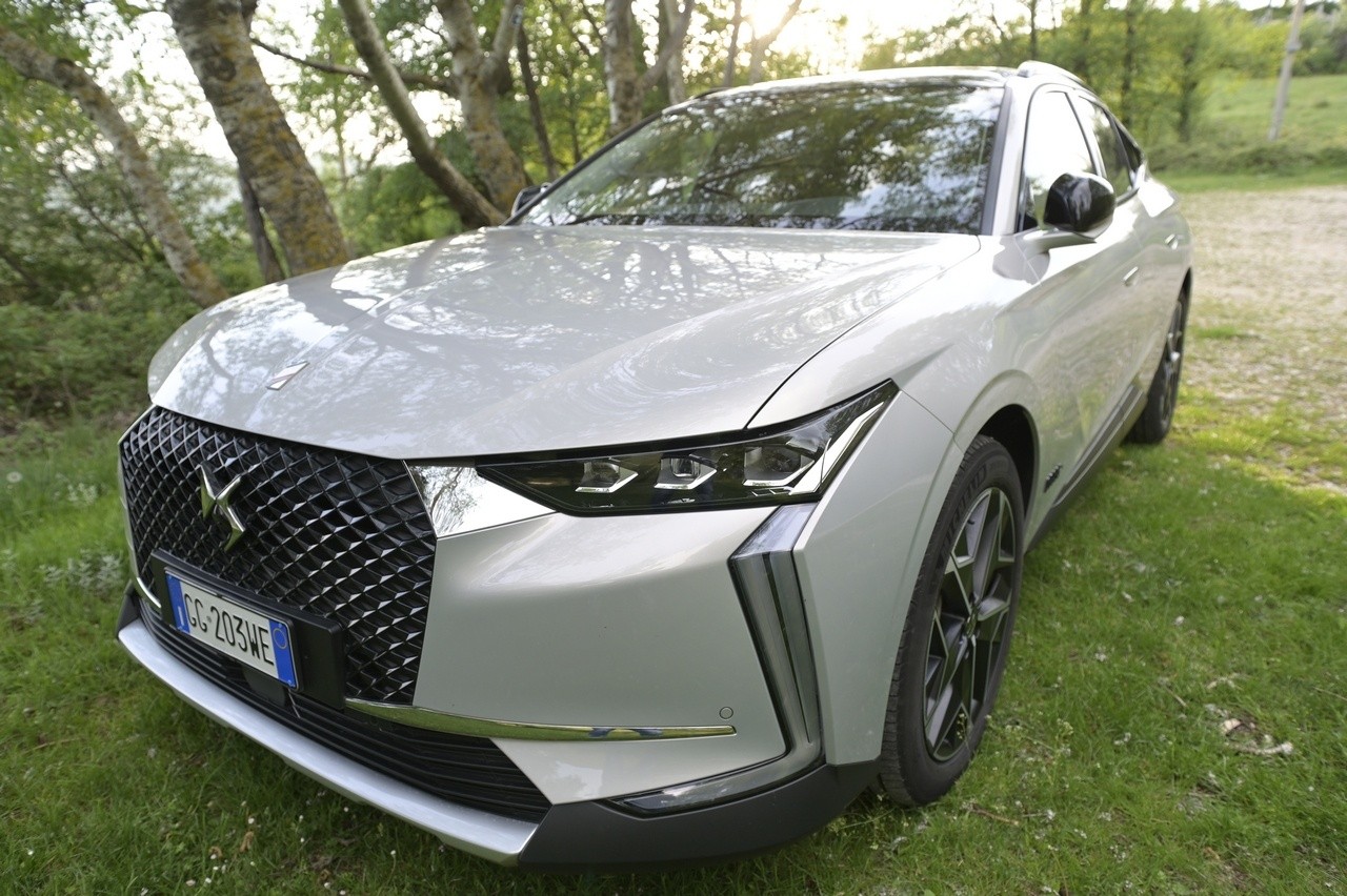 DS4 Cross E-Tense: la prova su strada