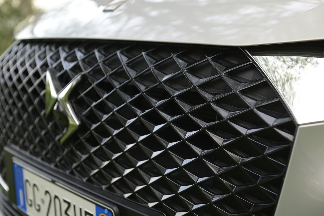 DS4 Cross E-Tense: la prova su strada